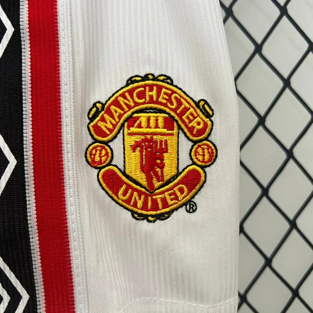 1999/00 Kids Manchester United Home Kit - Retrテエ