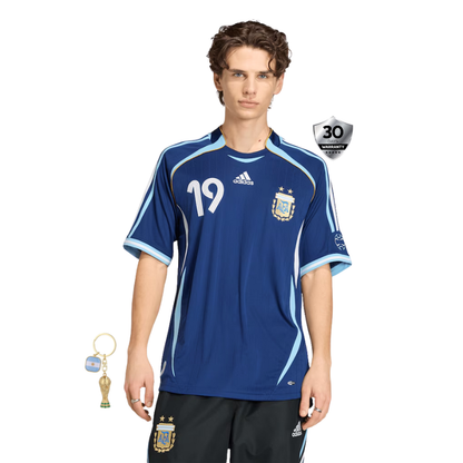 2006 Argentina Retro Away Jersey - Messi #19