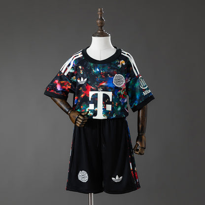 BAYERN MUNICH 26/27 FAN OKTOBERFEST JERSEY KIDS KIT