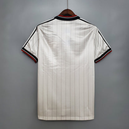 MANCHESTER UNITED II 1983 HOMBRE (RETRO) - TIENDA DEL JUGADOR