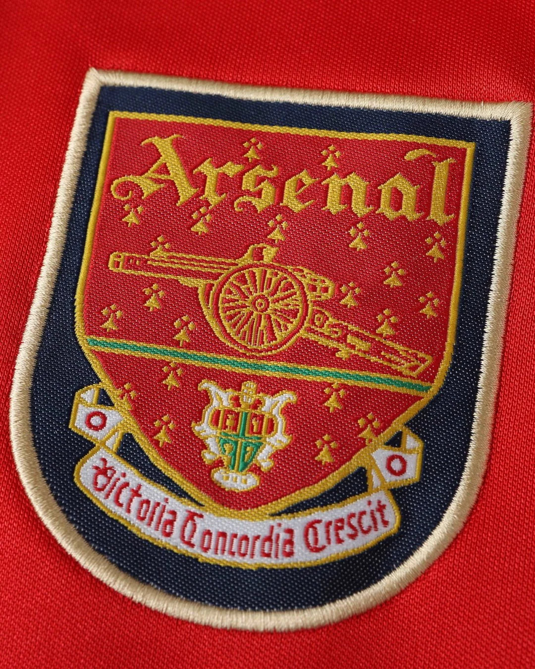 Arsenal 01/02 Retro Home Jersey + Keychain FREE