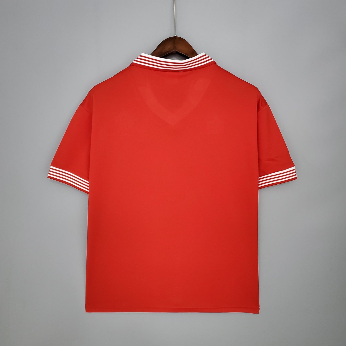 MANCHESTER UNITED I 1977 HOMBRE (RETRO) - TIENDA DEL JUGADOR