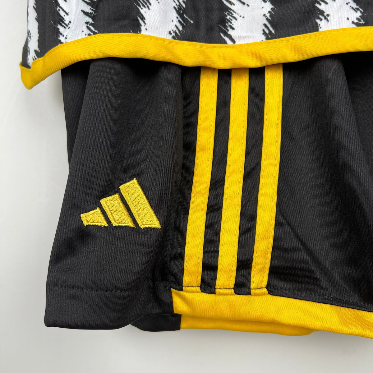2023/24 JUVENTUS I Kids Kit