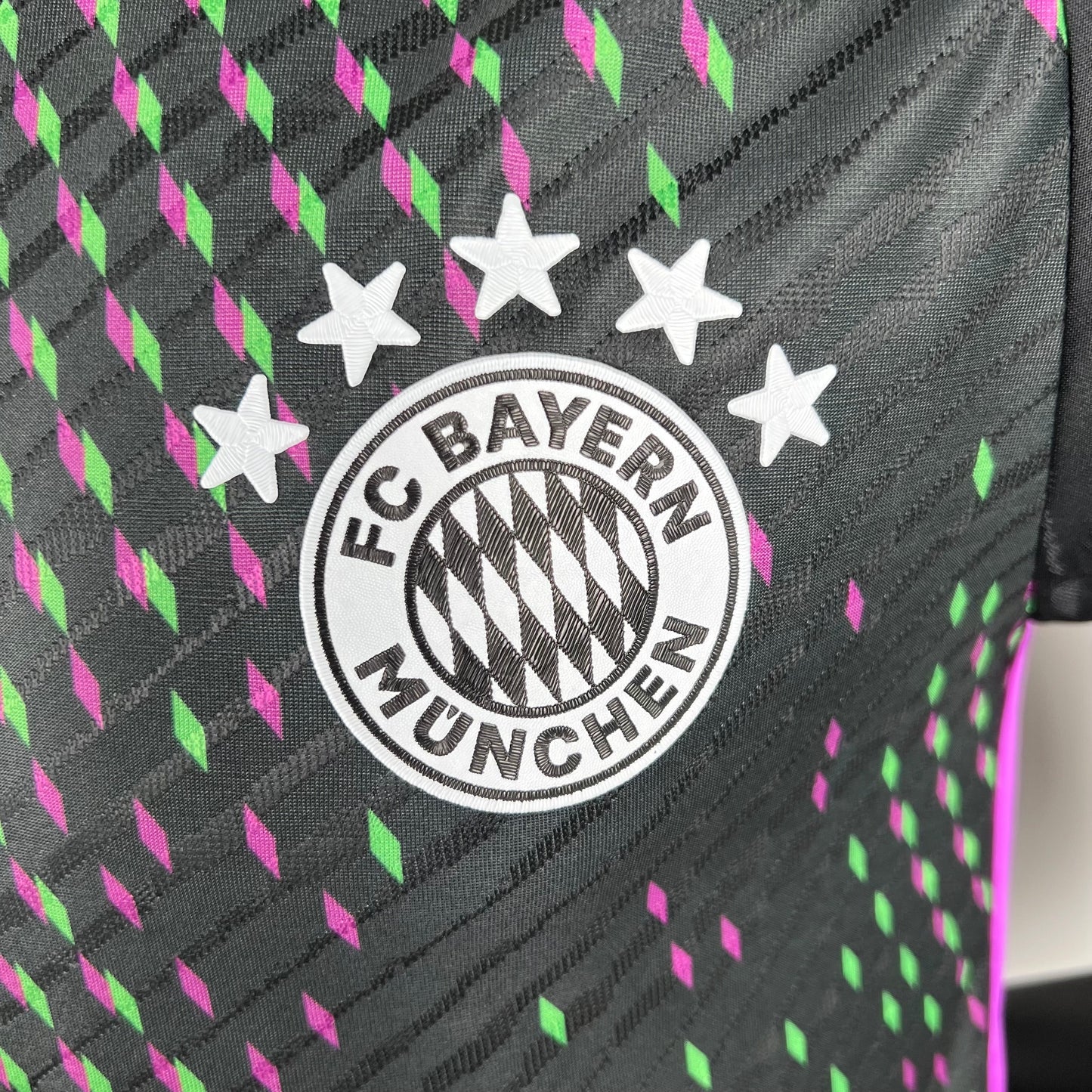 BAYERN DE MUNICH EDICIÓN ESPECIAL II 23/24 HOMBRE (VERSIÓN JUGADOR) - TIENDA DEL JUGADOR