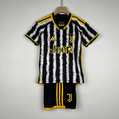 JUVENTUS I 23/24 CONJUNTO INFANTIL - TIENDA DEL JUGADOR