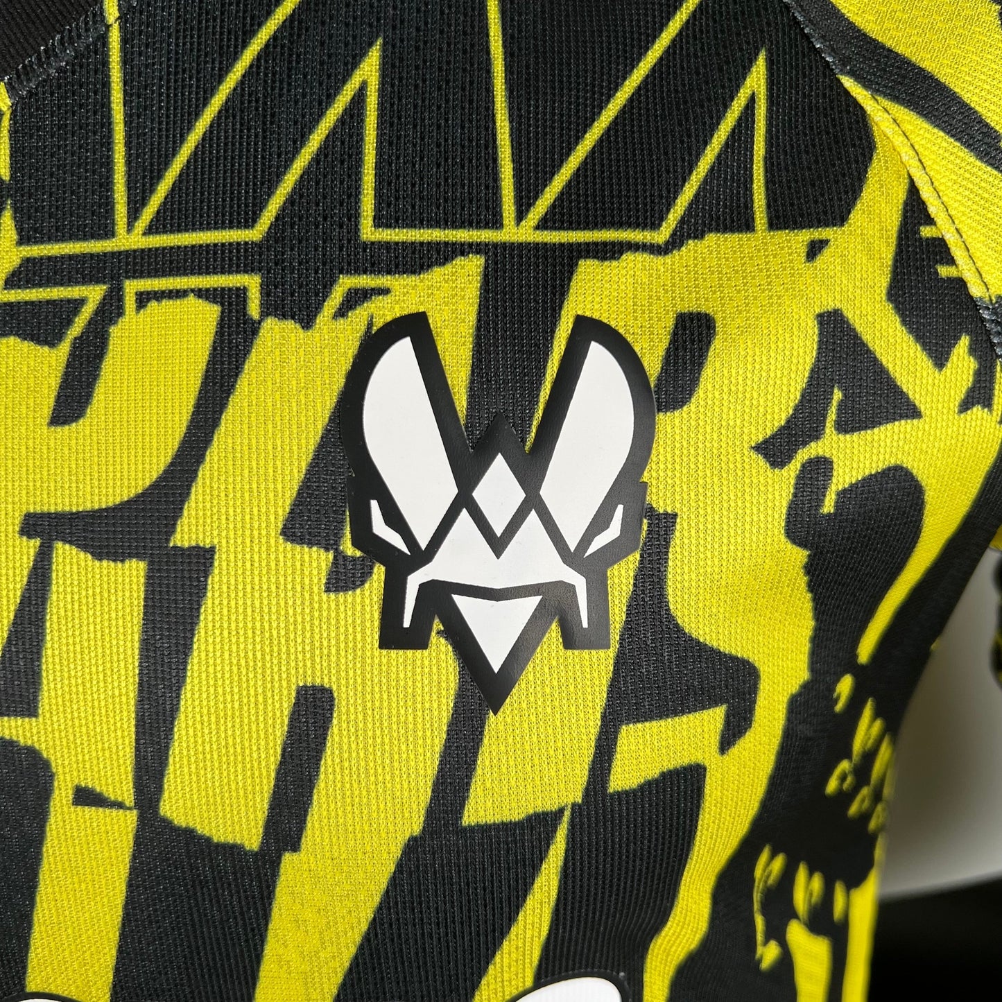 LITTLE BEE l 23/24 HOMBRE - TIENDA DEL JUGADOR