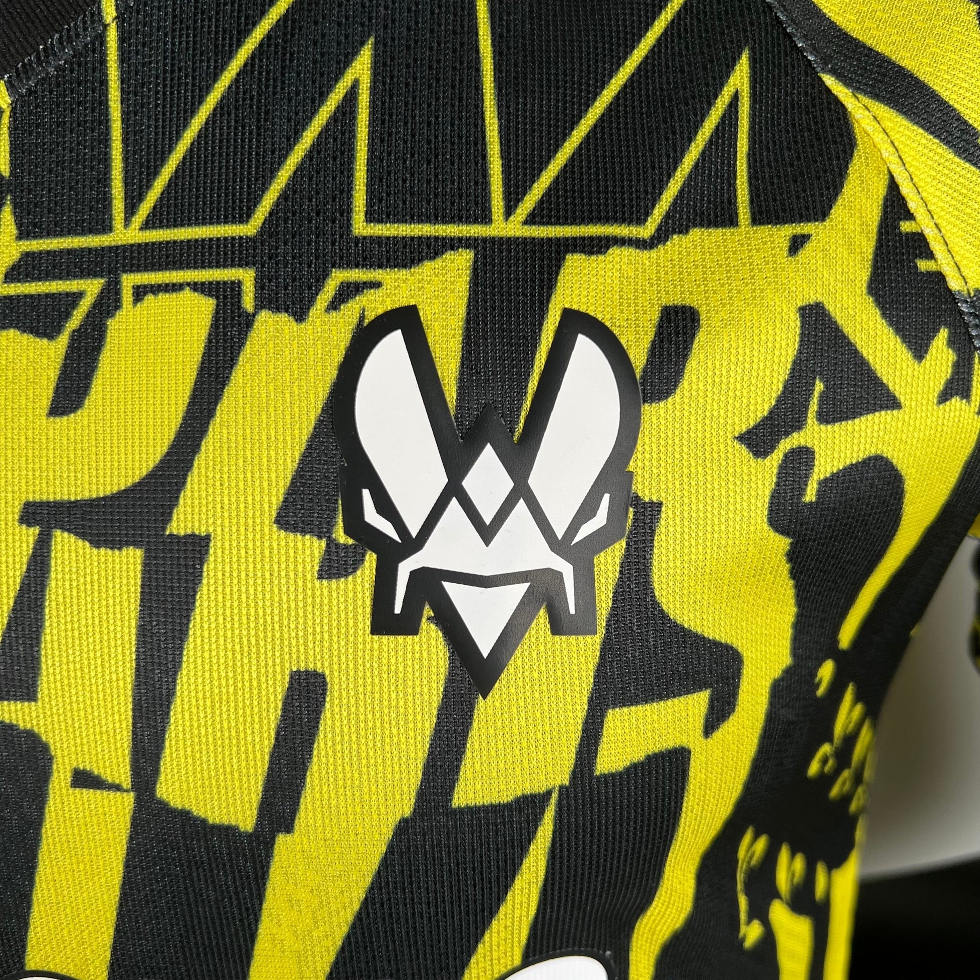 LITTLE BEE l 23/24 HOMBRE - TIENDA DEL JUGADOR