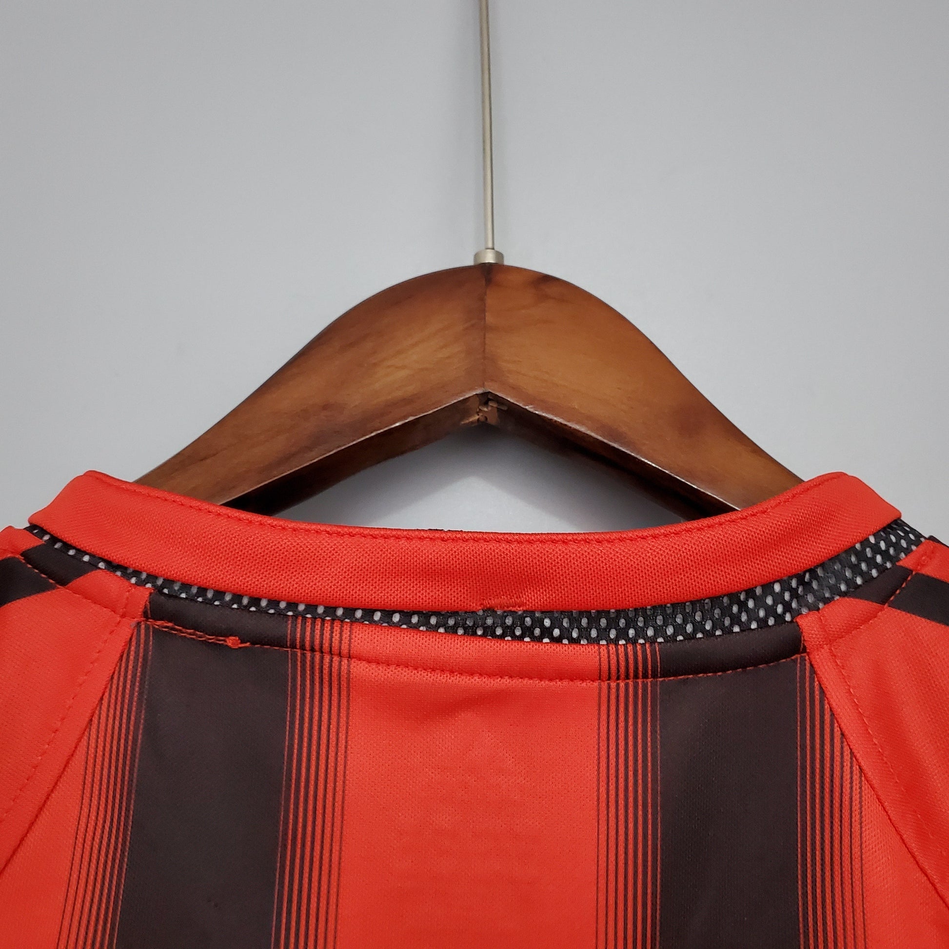 MILAN XIII 04/05 HOMBRE (RETRO) - TIENDA DEL JUGADOR