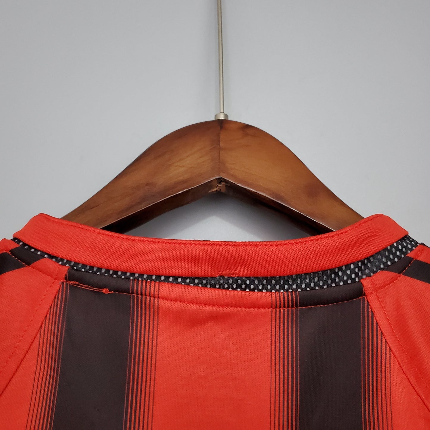 MILAN XIII 04/05 HOMBRE (RETRO) - TIENDA DEL JUGADOR