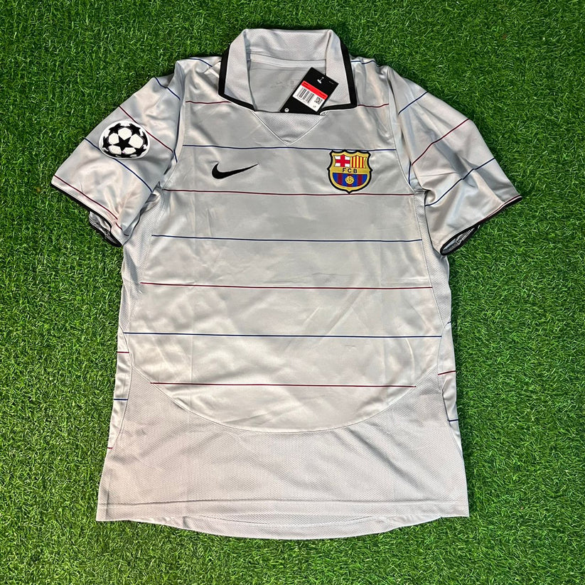 Barcelona 2003/2004 - Retro Jersey #Ronaldinho10
