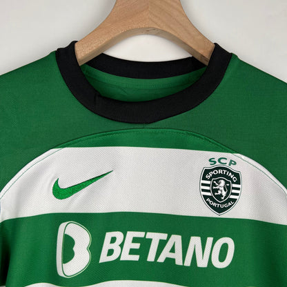 SPORTING LISBOA I 23/24 CONJUNTO INFANTIL - TIENDA DEL JUGADOR