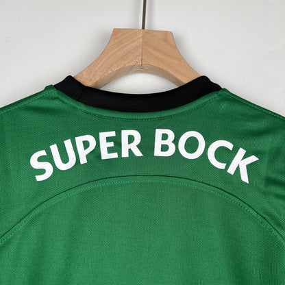 SPORTING LISBOA I 23/24 CONJUNTO INFANTIL - TIENDA DEL JUGADOR