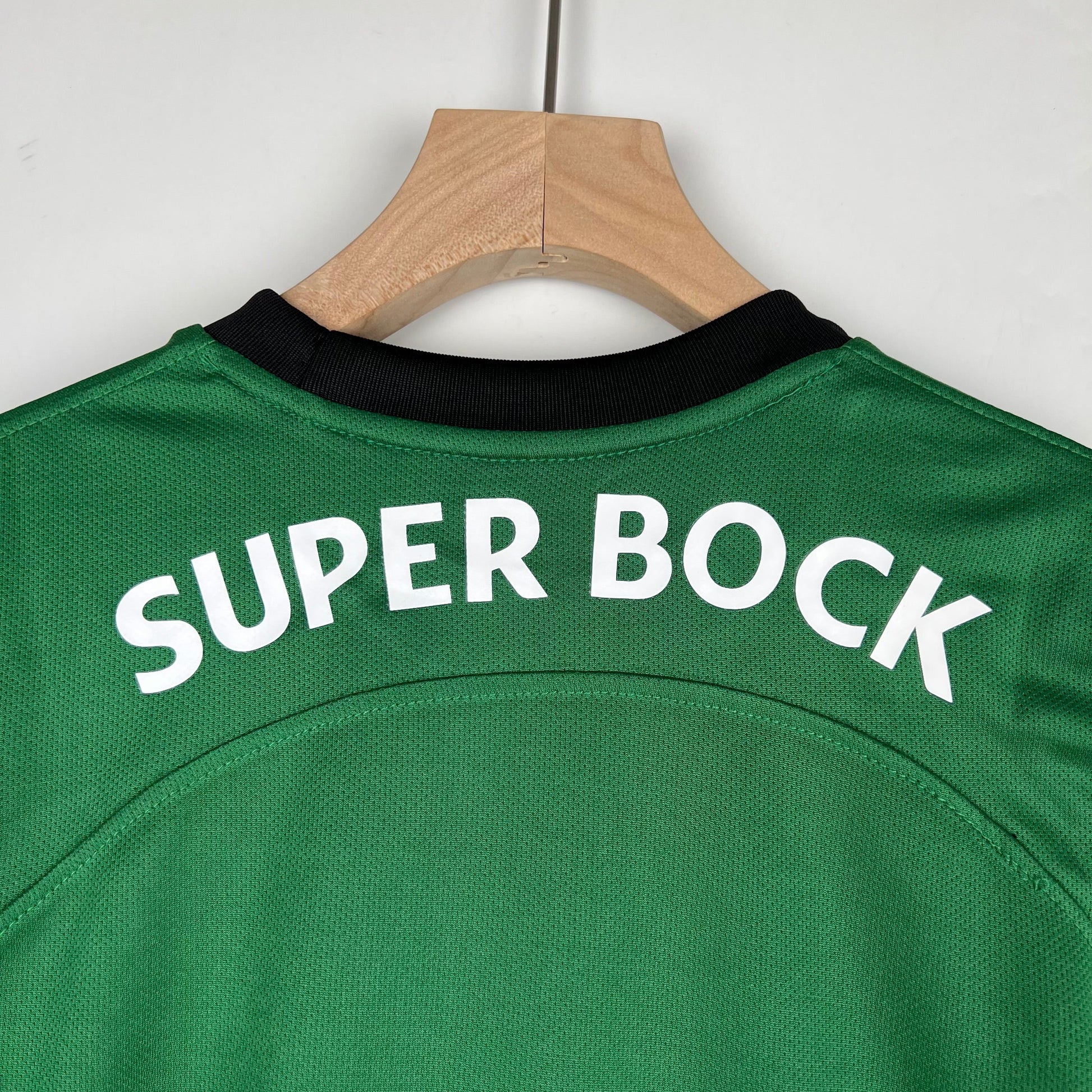SPORTING LISBOA I 23/24 CONJUNTO INFANTIL - TIENDA DEL JUGADOR