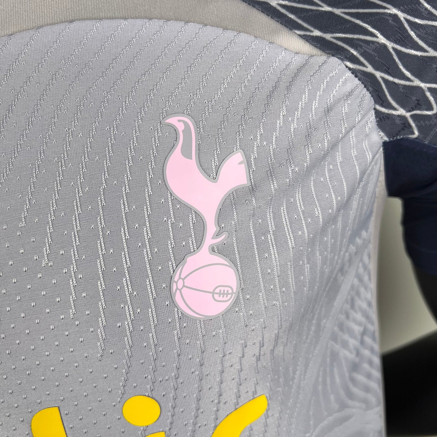 TOTTENHAM ENTRENAMIENTO l 23/24 HOMBRE (VERSIÓN JUGADOR) - TIENDA DEL JUGADOR