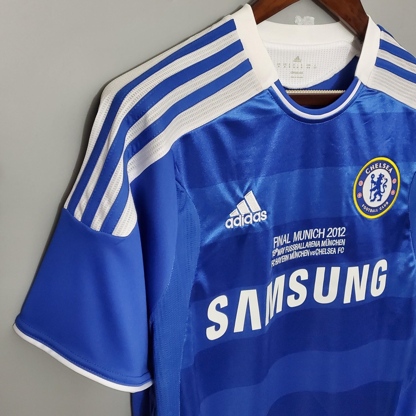 Chelsea Retro Jersey Home 2012 + Patch Champions League