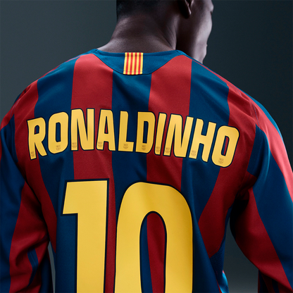 FC Barcelona 2005/06 Retro Long Sleeve Jersey