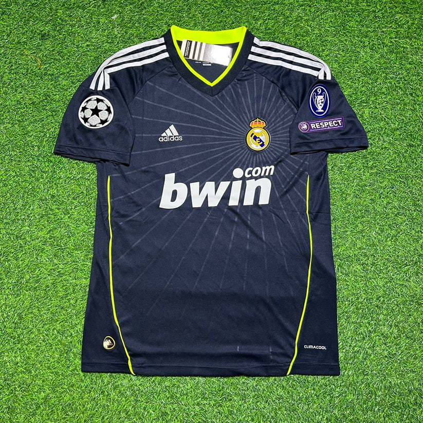 Real Madrid 2010 2011 - Retro Jersey