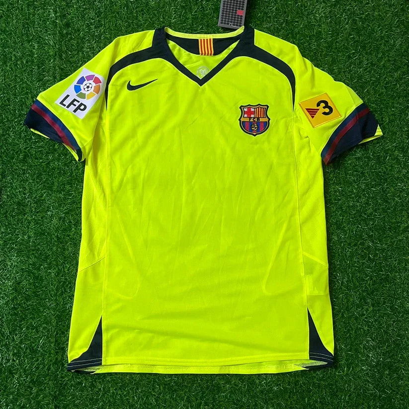 Barcelona 2005 2006 Retro Jersey - #Ronaldinho10