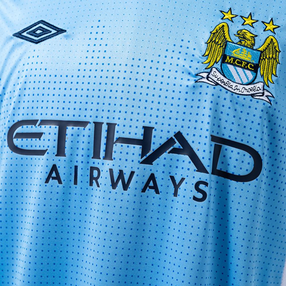 Manchester City Retro - 2011/12 + Keychain FREE